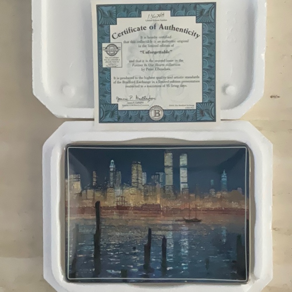 World Trade Center 2002 Twin Towers Bradford Exchange Plate NYC NY WTC 9/11